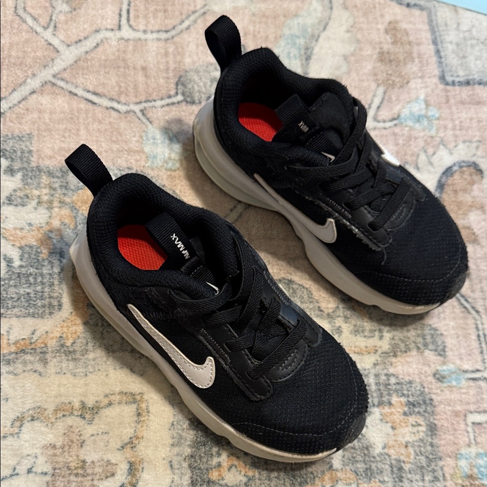 Nike Kids Black and White Sneakers